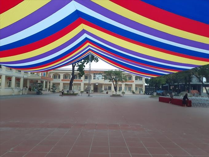 Làm bạt che nắng sân trường Hà Tĩnh.jpg